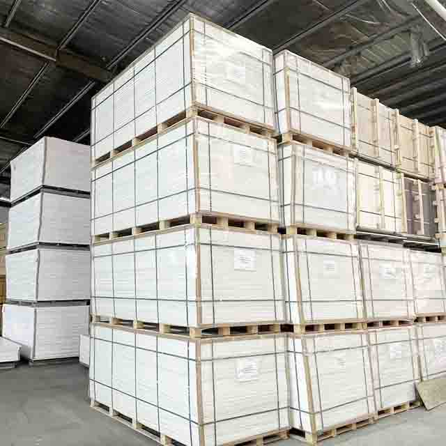 Goldensign 工廠倉庫中的散裝 PVC 泡沫板